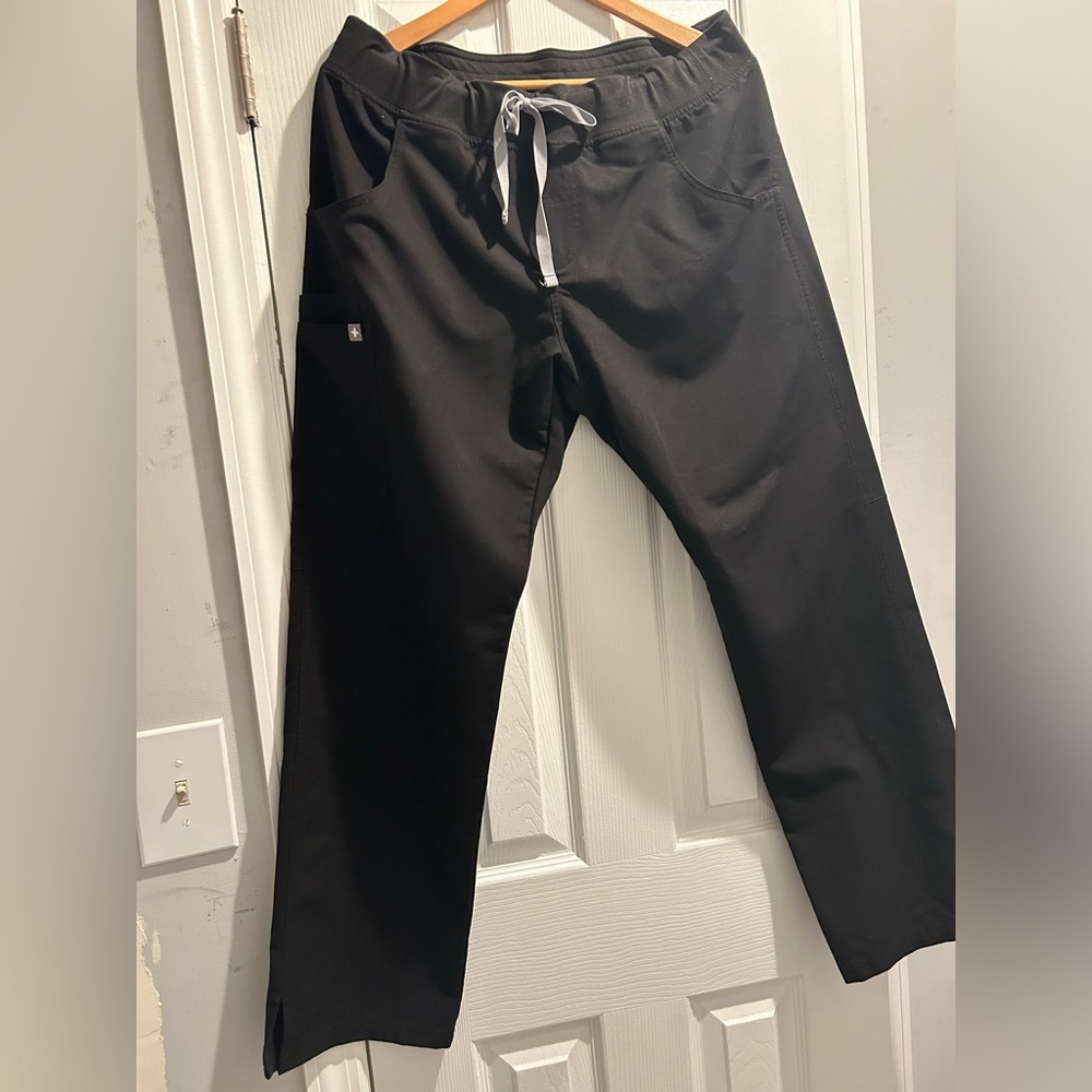 Figs Black Yola Skinny Scrub Pants Sz. Large Gently Worn Great Condition